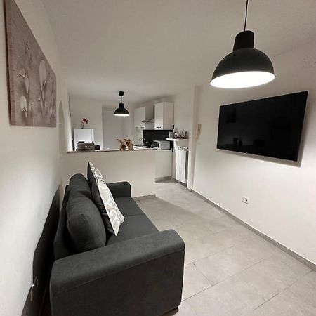 La Casa Di Stella Apartment Исерния Екстериор снимка